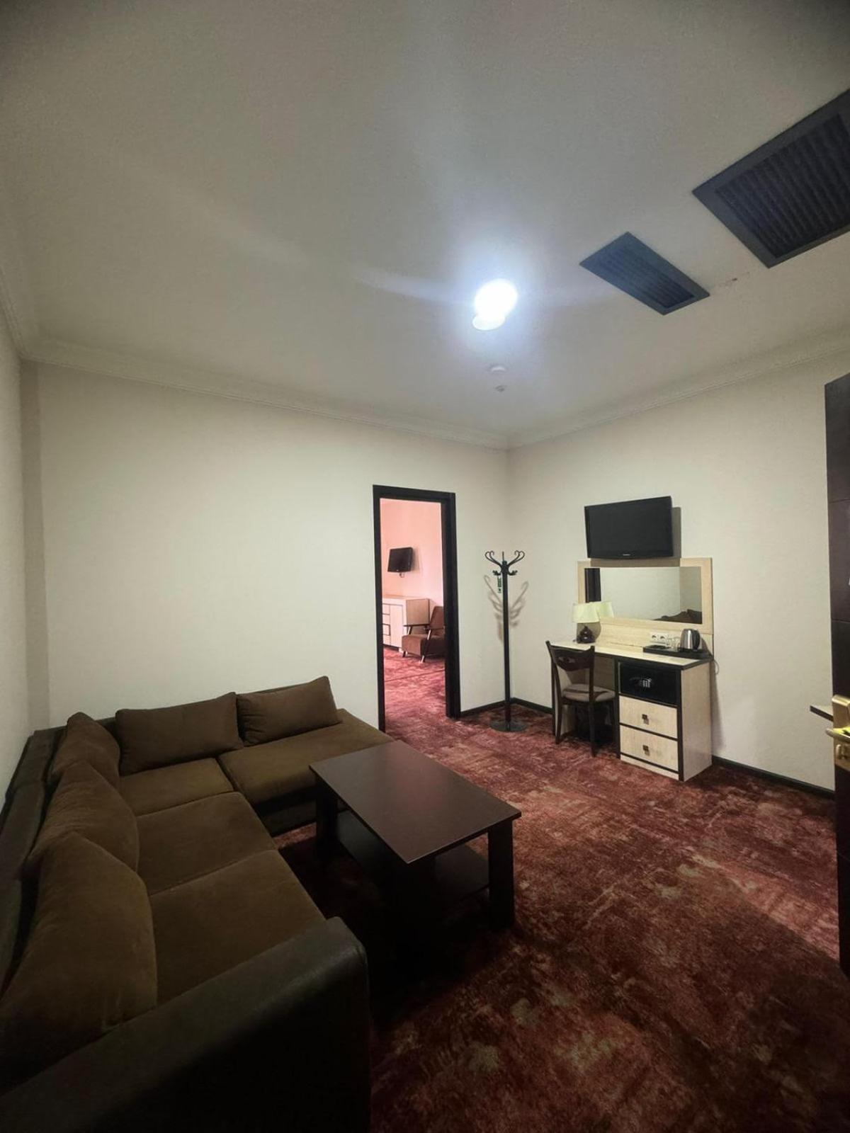 Hotel Beka Palace Tbiliszi Kültér fotó